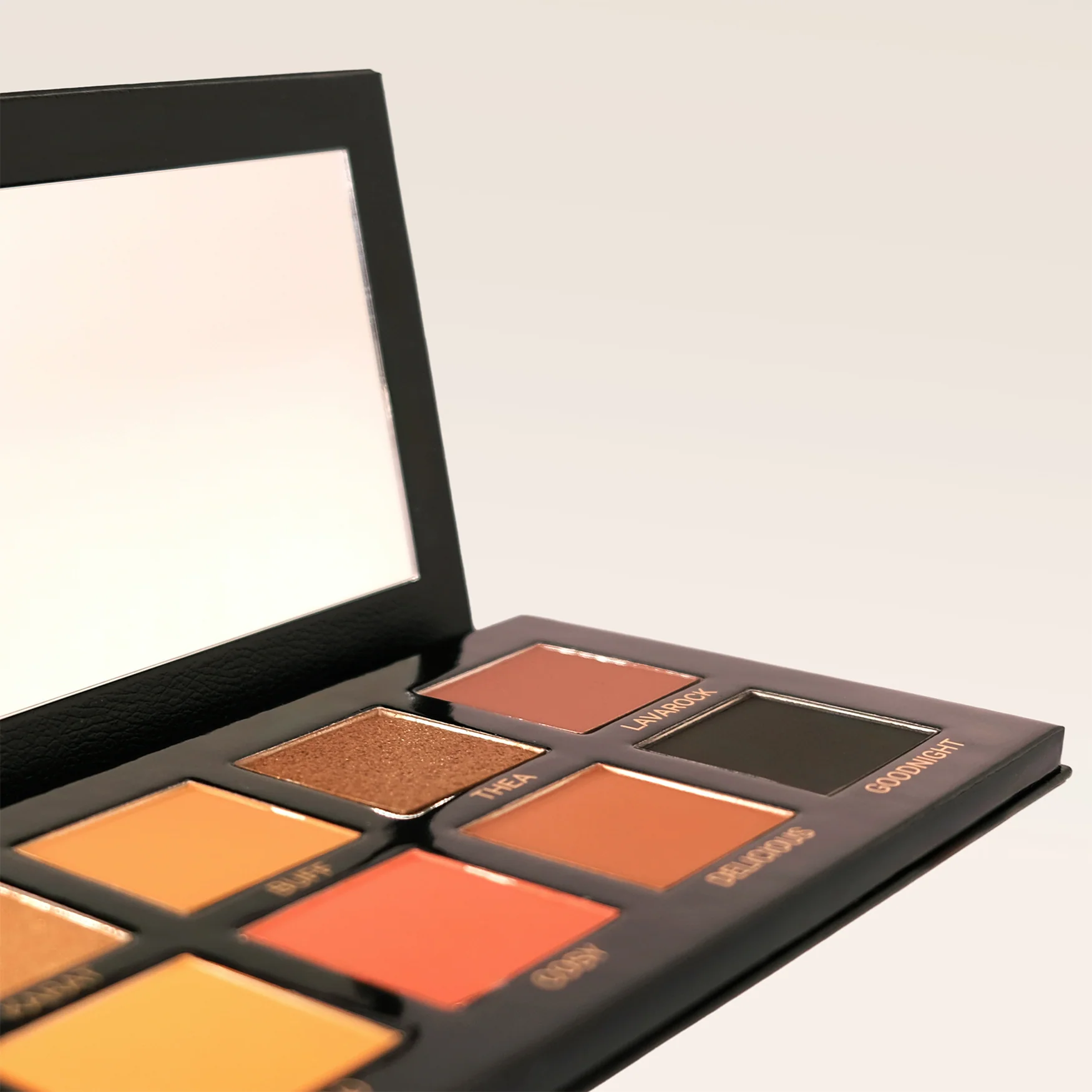 The Essential Eyeshadow Palette - Image 6